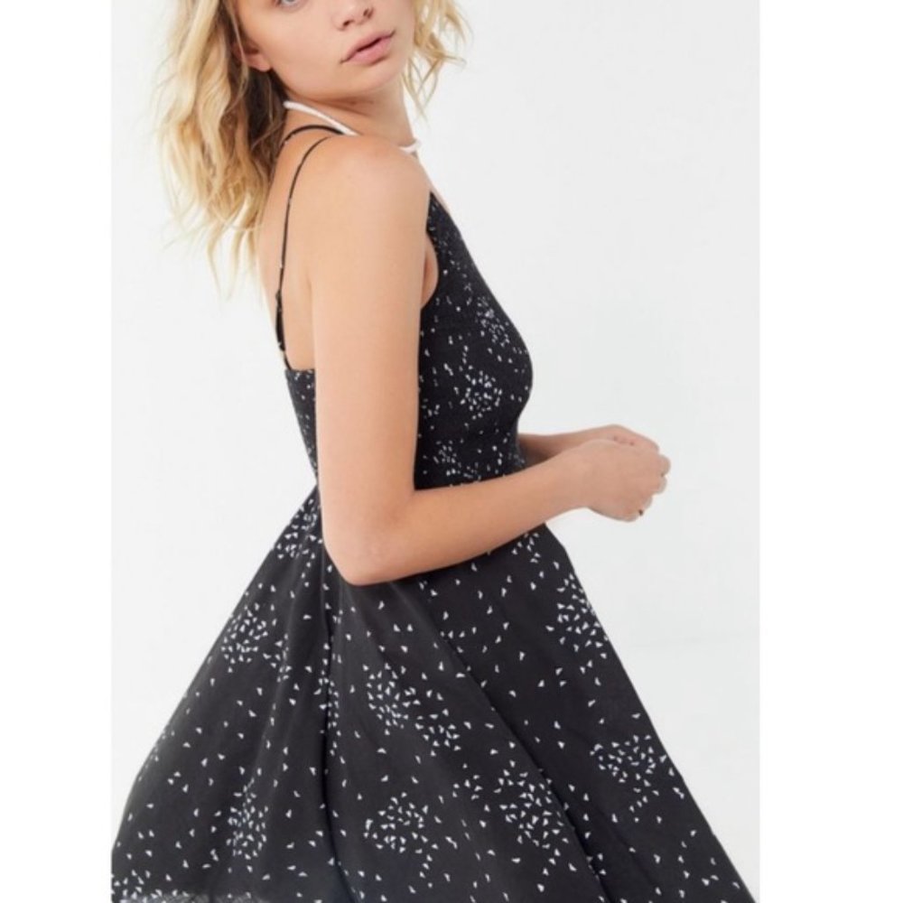 NEW UO Dahlia Asymmetrical Smocked Mini Dress Triangle Print Black White
